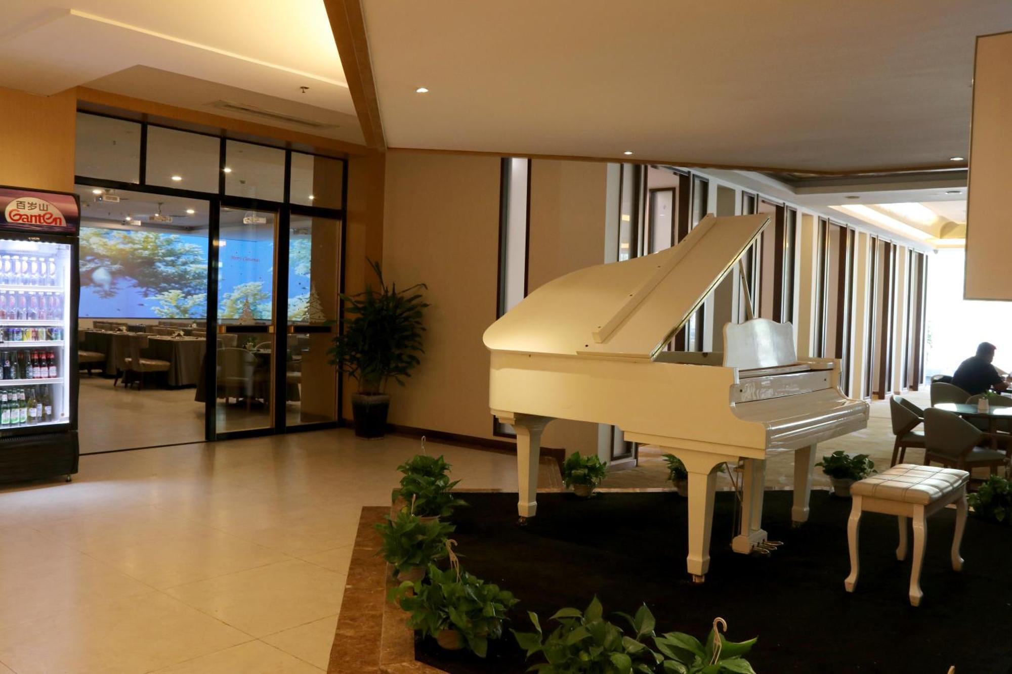 Header Baotou Hotel Exterior photo